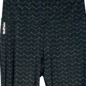 Hylete Chevron Print Performance Cropped Leggings Black Gray Small Activewear